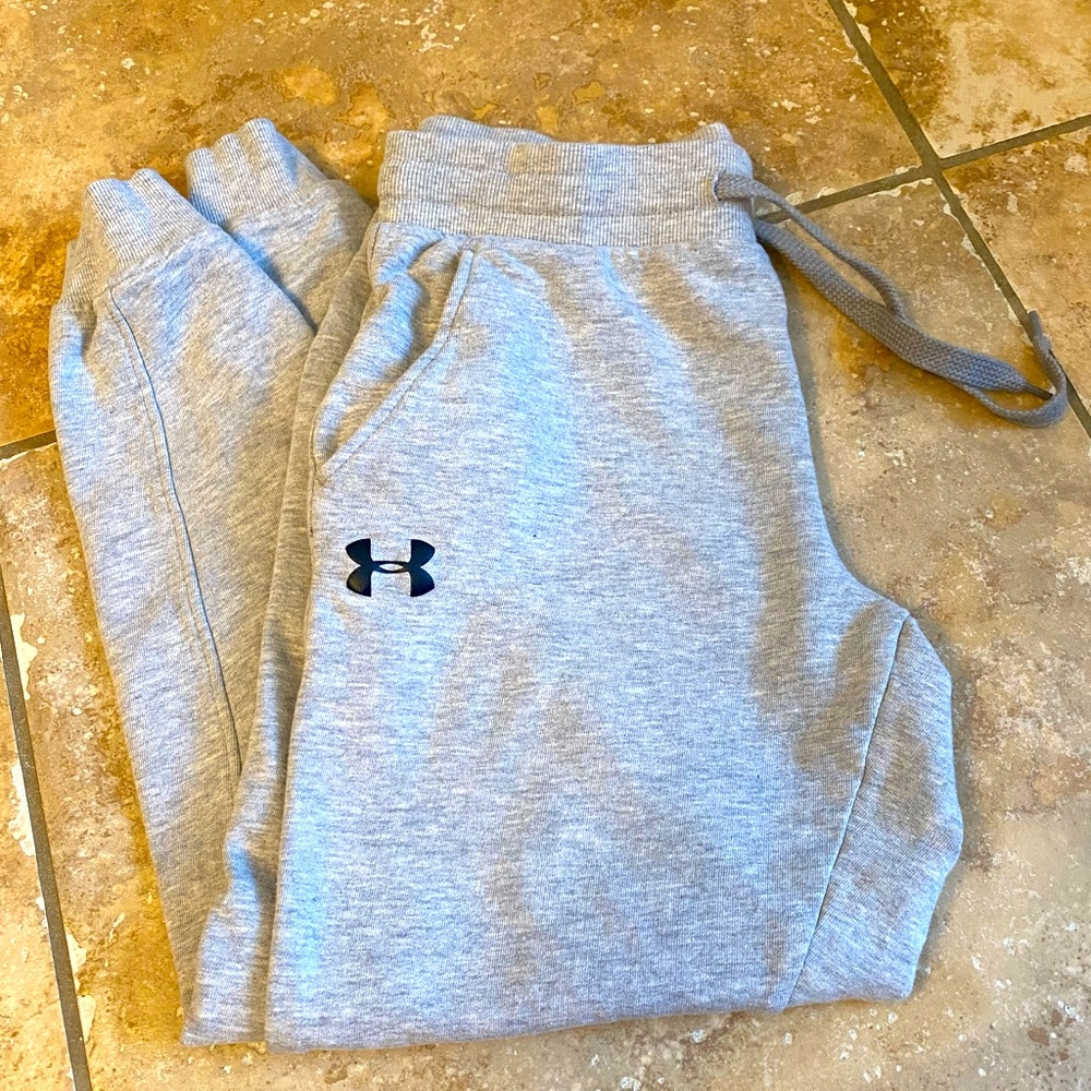 Women’s medium Under Armor joggers